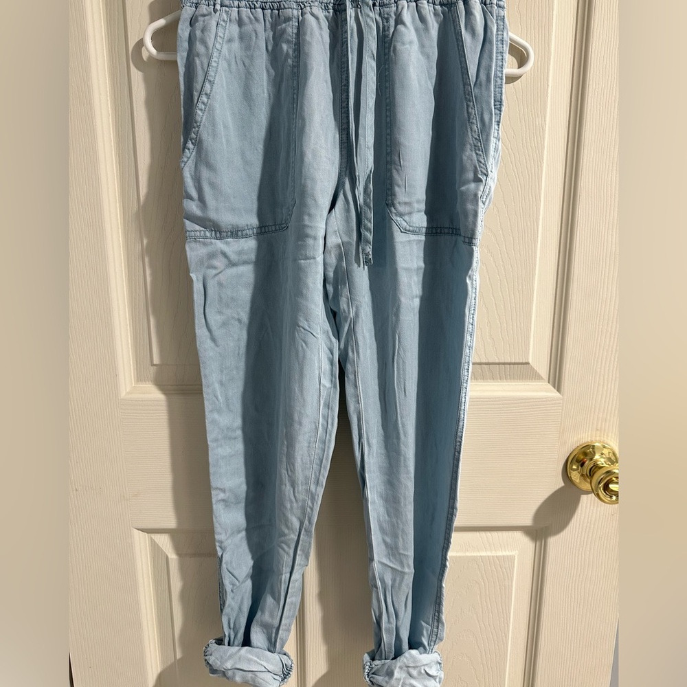 JEAN JOGGERS! Stretchy waist